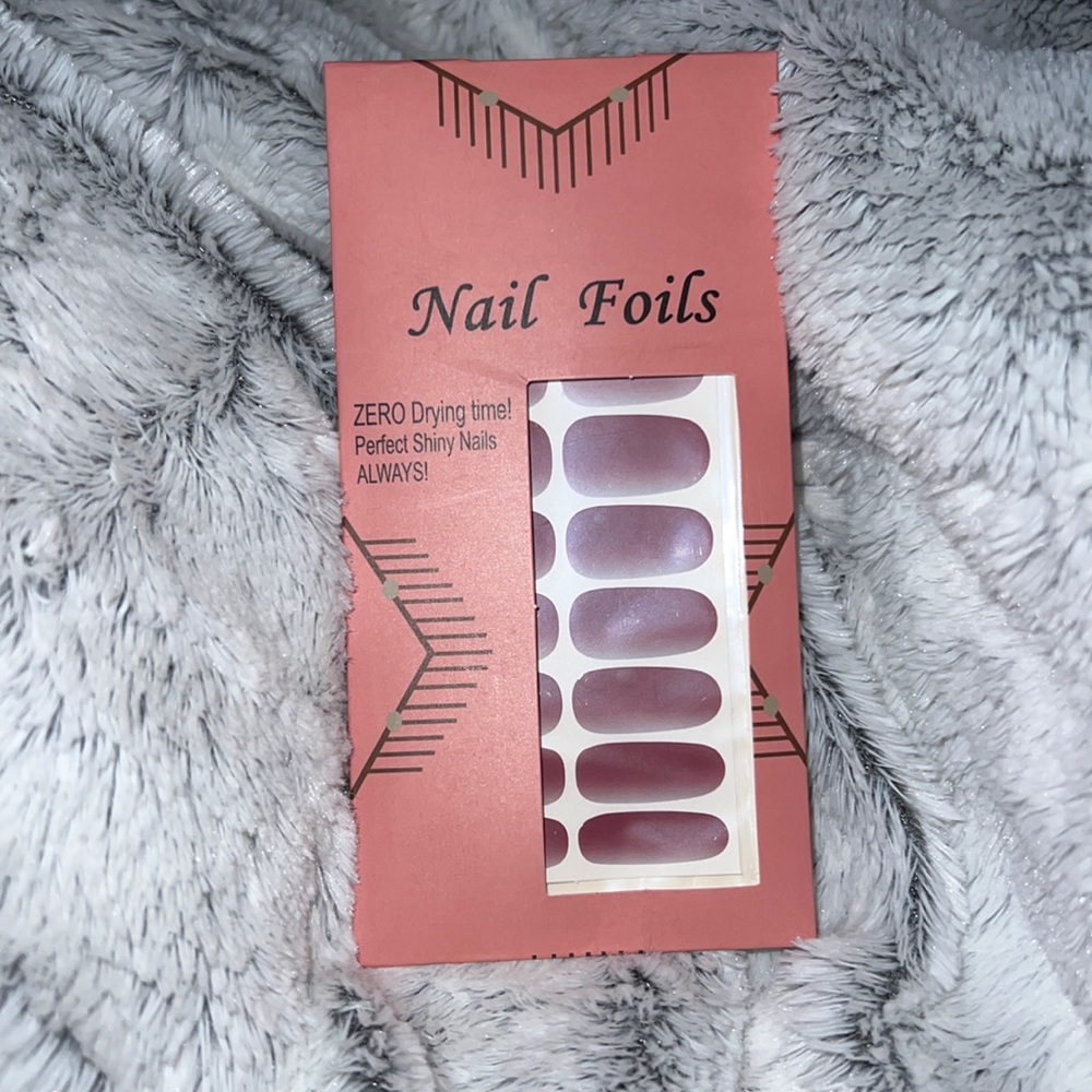 Nail foils ombré color